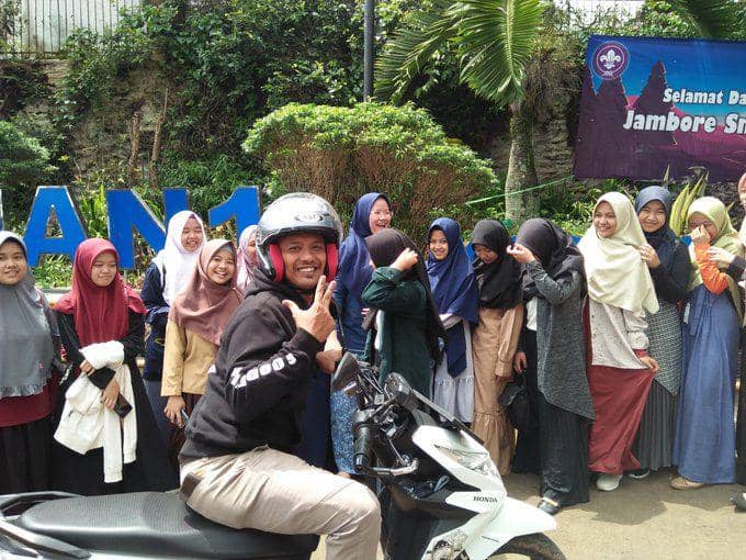 twitter.com/alyalviii