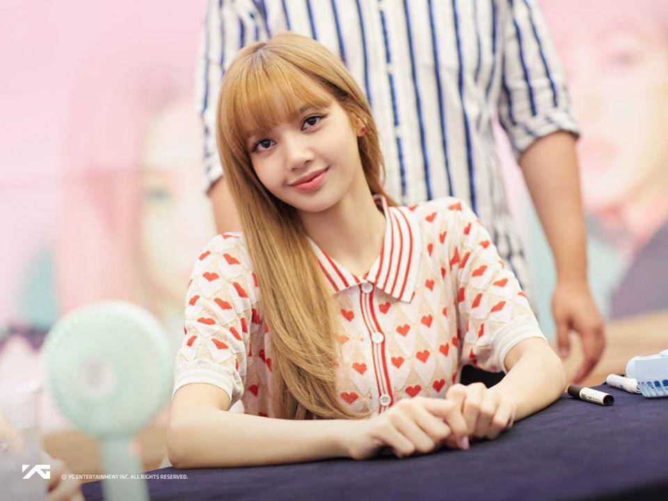 facebook.com/BLACKPINKOFFICIAL