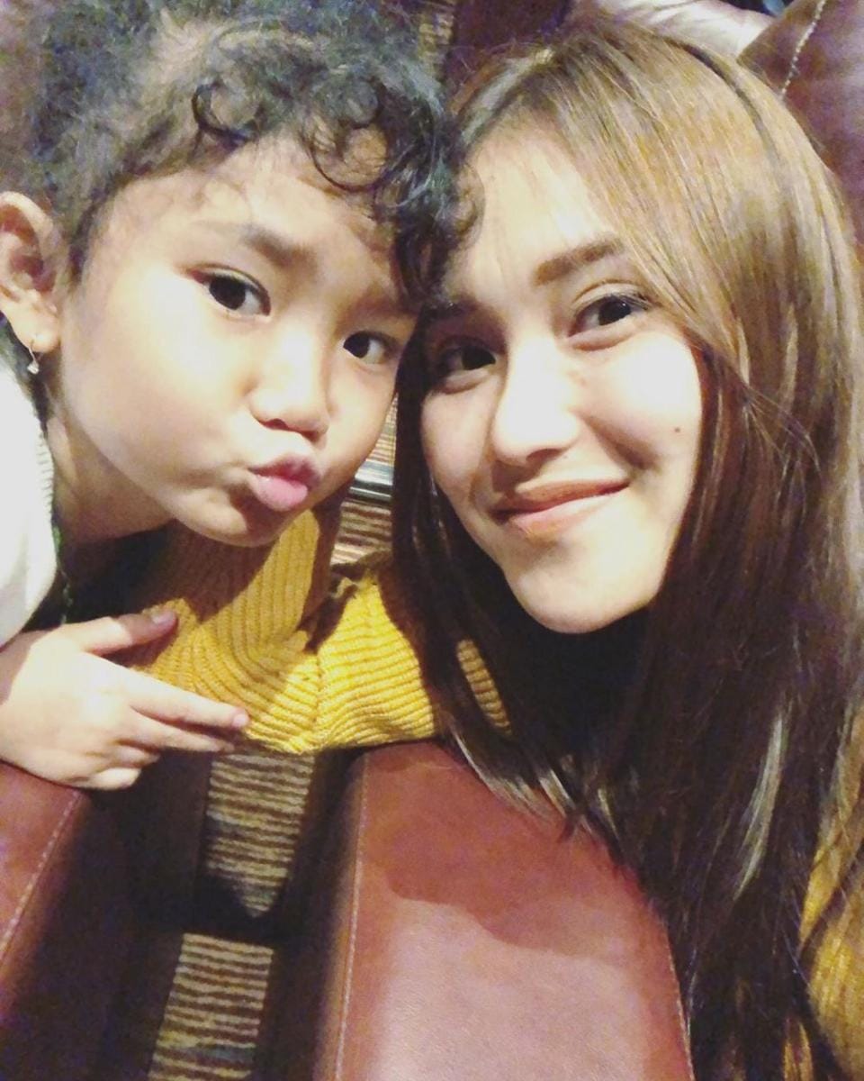 instagram.com/ayutingting92