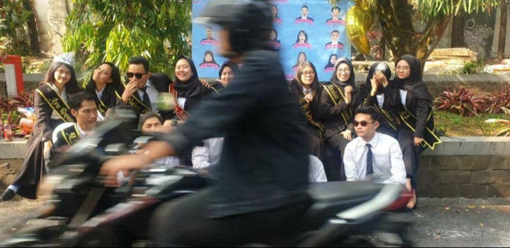 twitter.com/kaniapputri