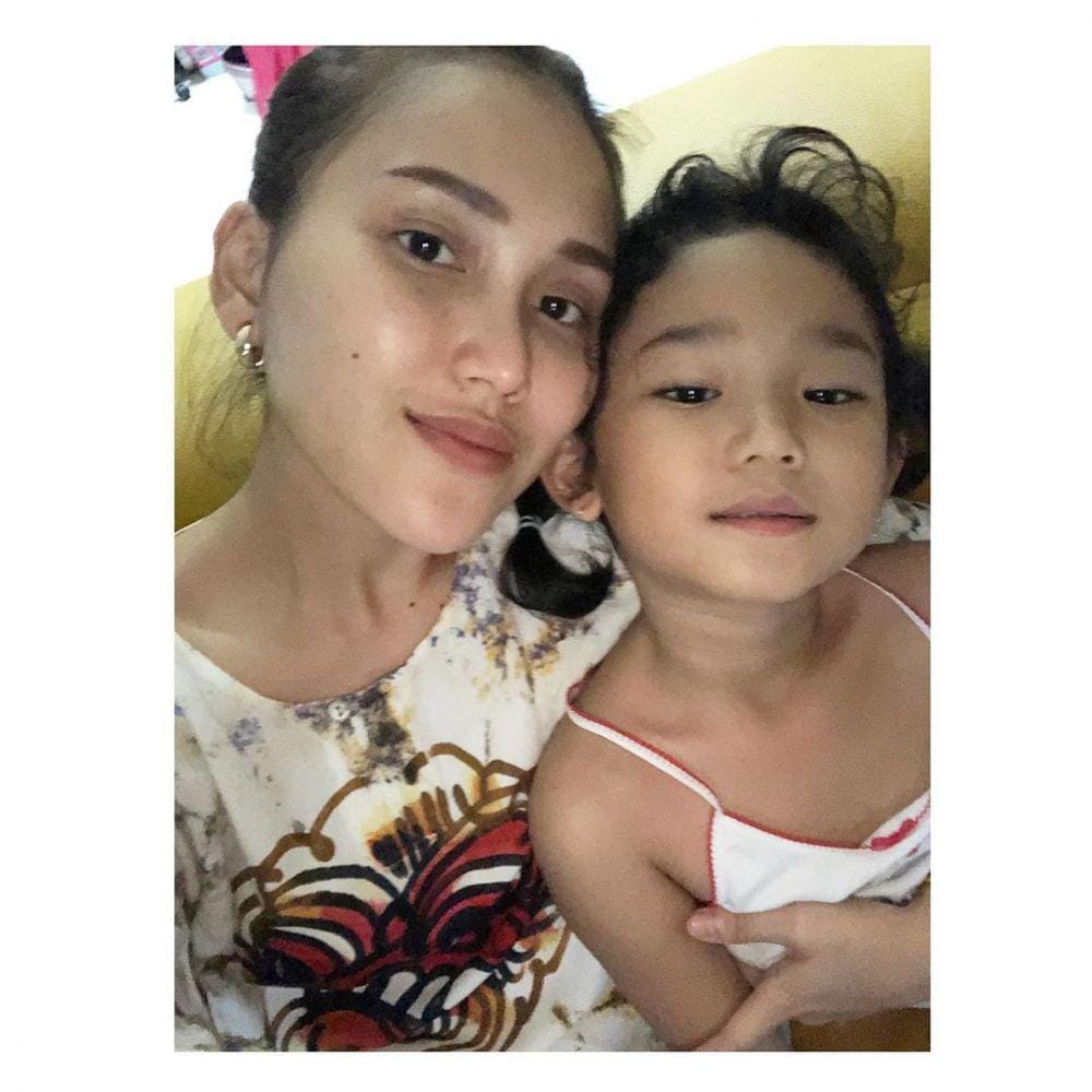 instagram.com/ayutingting92