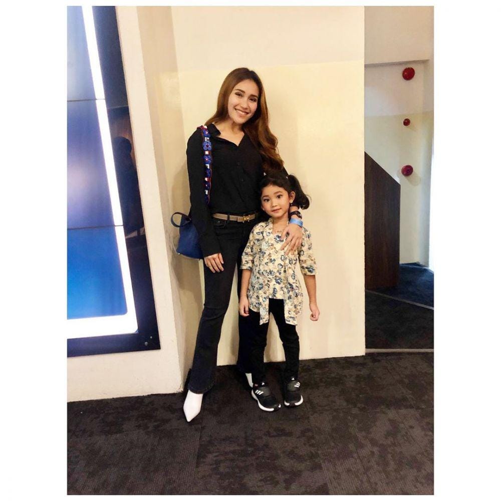 instagram.com/ayutingting92