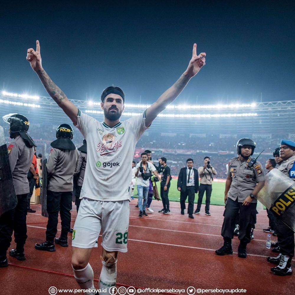 Aryn Williams. Instagram.com/officialpersebaya