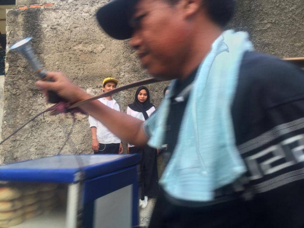 twitter.com/peachesgvrl