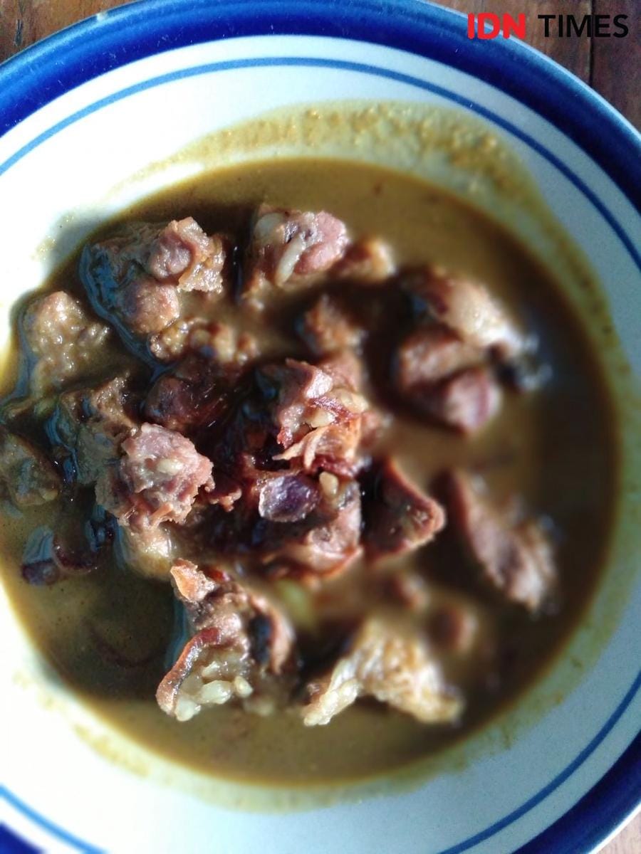 Tongseng kambing olahan rumah makan sate Pak Jo. IDN Times/Daruwaskita