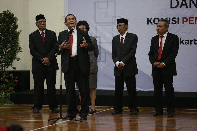 (Ketua Dewas KPK, Tumpak Hatorangan Panggabean) www.twitter.com/@KPK_RI