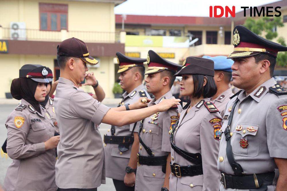 Kapolrestabes Medan Kombes Pol Dadang Hartanto saat sertijab enam kapolsek (IDN Times/Fadli Syahputra)