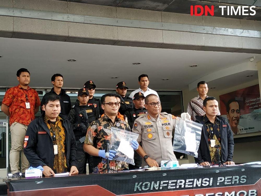 Konpers Husein Alatas, Pelaku Pencabulan dengan Jasa Pengobatan Alternatif di Polda Metro Jaya, Jakarta Selatan, Jumat (20/12) (IDN Times/Axel Joshua Harianja)