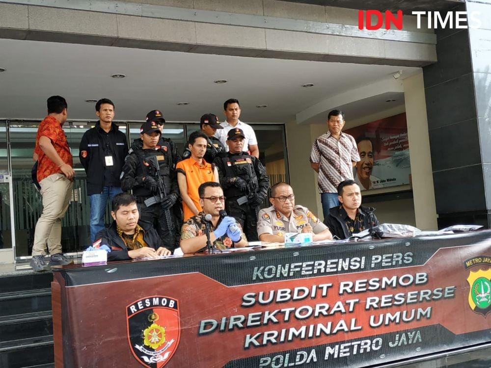 Konpers Husein Alatas, Pelaku Pencabulan dengan Jasa Pengobatan Alternatif di Polda Metro Jaya, Jakarta Selatan, Jumat (20/12) (IDN Times/Axel Joshua Harianja)