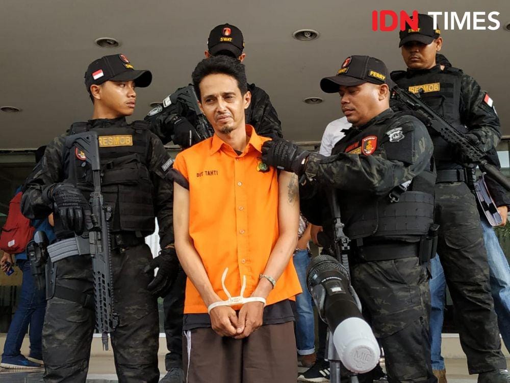 Konpers Husein Alatas, Pelaku Pencabulan dengan Jasa Pengobatan Alternatif di Polda Metro Jaya, Jakarta Selatan, Jumat (20/12) (IDN Times/Axel Joshua Harianja)