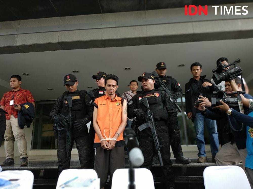 Konpers Husein Alatas, Pelaku Pencabulan dengan Jasa Pengobatan Alternatif di Polda Metro Jaya, Jakarta Selatan, Jumat (20/12) (IDN Times/Axel Joshua Harianja)