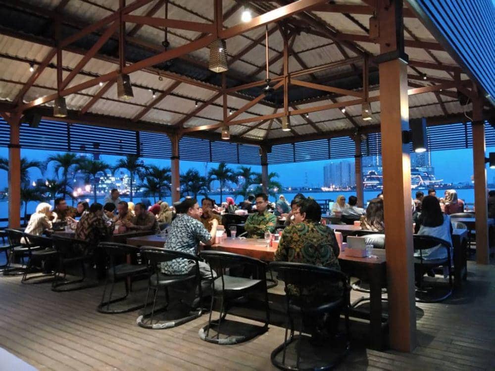 instagram.com/jetskicafe