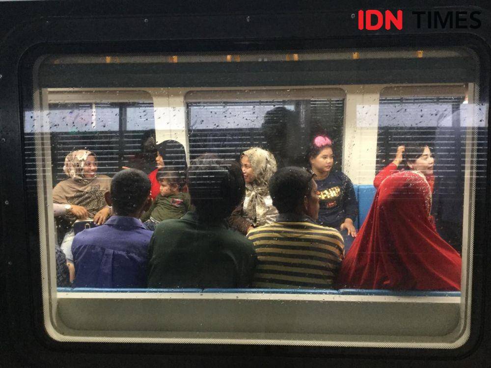 Jumlah penumpang LRT alami kenaikan (IDN Times/Rangga Erfizal)