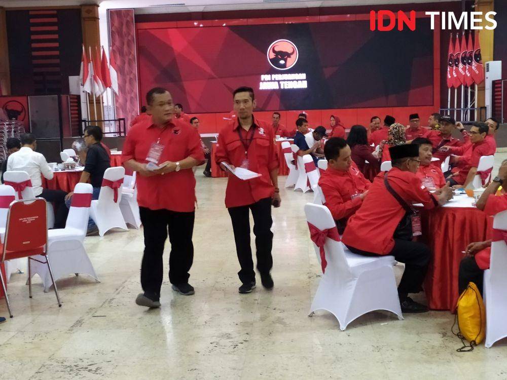 Proses pengambilan nomor urut untuk fit proper test di PDIP Jateng. IDN Times/Fariz Fardianto