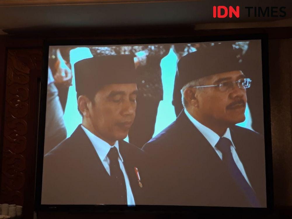Tampak Jokowi dan Ketua MA Hatta Ali dalam pernikahan putri keua La Nyalla. IDN Times/Fitria Madia