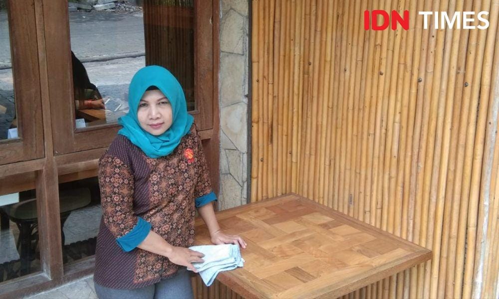 Daryanti saat bekerja. IDN Times/Dian Arthasalina