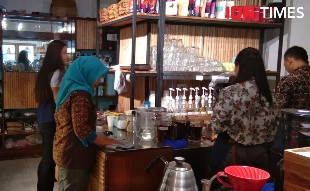 Daryanti saat bekerja. IDN Times/Dian Arthasalina