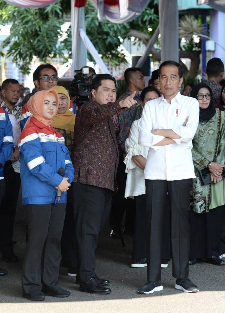 (Jokowi mengunjungi kilang petrokimia di Tuban didampingi Menteri BUMN Erick Thohir dan Dirut Pertamina Nicke Widyawati)Dok.Istimewa