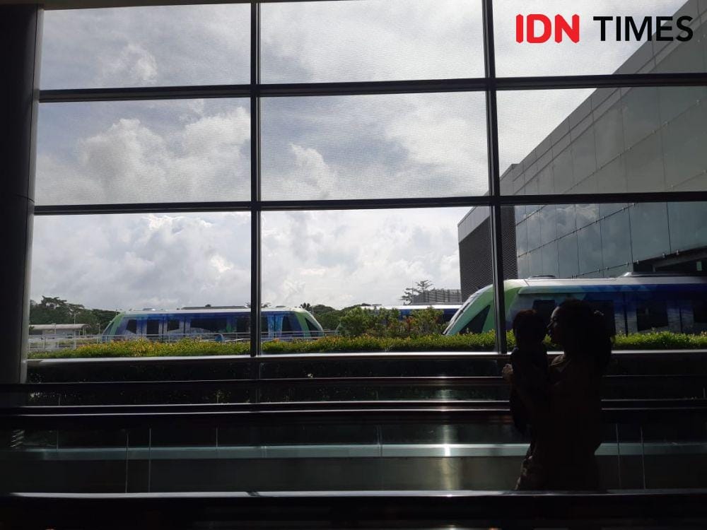 Skytrain yang menghubungkan empat terminal di Changi Airport. IDN Times/Ardiansyah Fajar