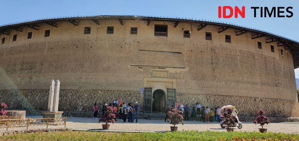 Er Yi Lou, rumah bumi tidak memiliki jendela pada lantai satu dan dua untuk menghindari serangan musuh, bajak laut dan binatang buas (IDN Times/Mela Hapsari)