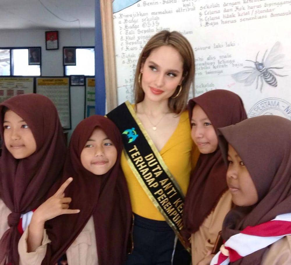 instagram.com/claurakiehl