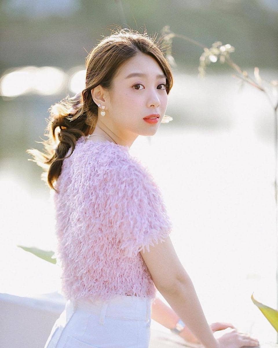 instagram.com/kaew.bnk48official