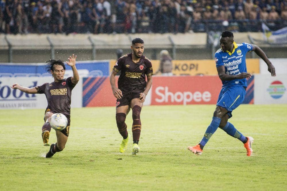 Persib berhasil menaklukan PSM 5-2 pada laga terakhir Liga 1, Minggu (22/12).  (ANTARA FOTO/M Agung Rajasa)