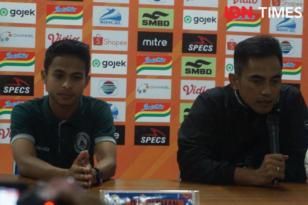 Pelatih PSS, Seto Nurdiyantara saat sesi jumpa pers usai laga lawan Tira Persikabo di Stadion Maguwoharjo, Sleman, Minggu (22/12/2019). (IDN Times/Tunggul Damarjati)