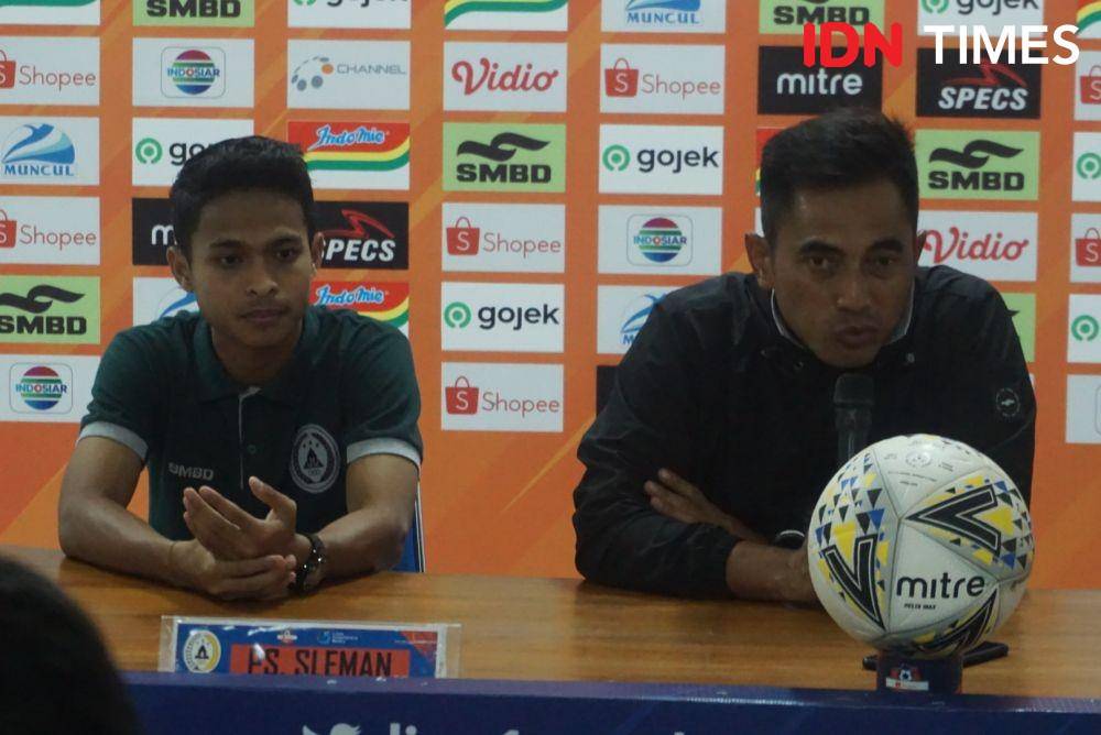 Pelatih PSS, Seto Nurdiyantara saat sesi jumpa pers usai laga lawan Tira Persikabo di Stadion Maguwoharjo, Sleman, Minggu (22/12/2019). (IDN Times/Tunggul Damarjati)