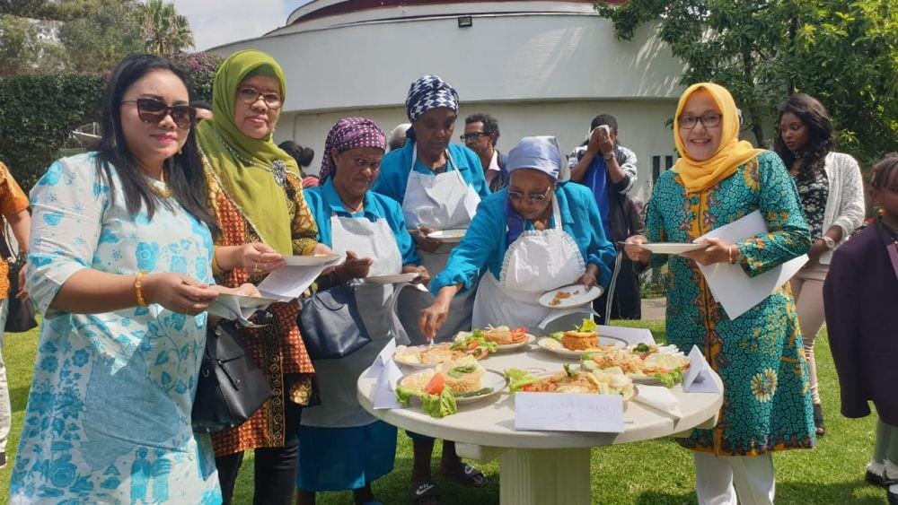 Peringatan Hari Ibu KBRI Addis Ababa selenggarakan lomba memasak nasi goreng (Doc. Istimewa)