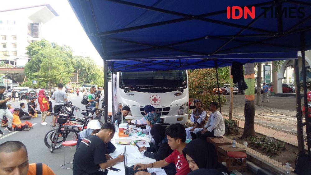 Kegiatan donor darah PMI Makassar, Minggu, 22 Desember 2019. IDN TImes/Asrhawi Muin