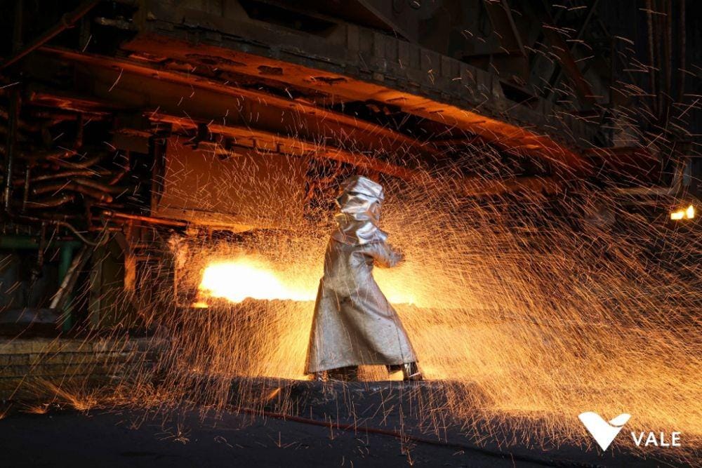 Peleburan biji nikel di PT Vale. vale.com