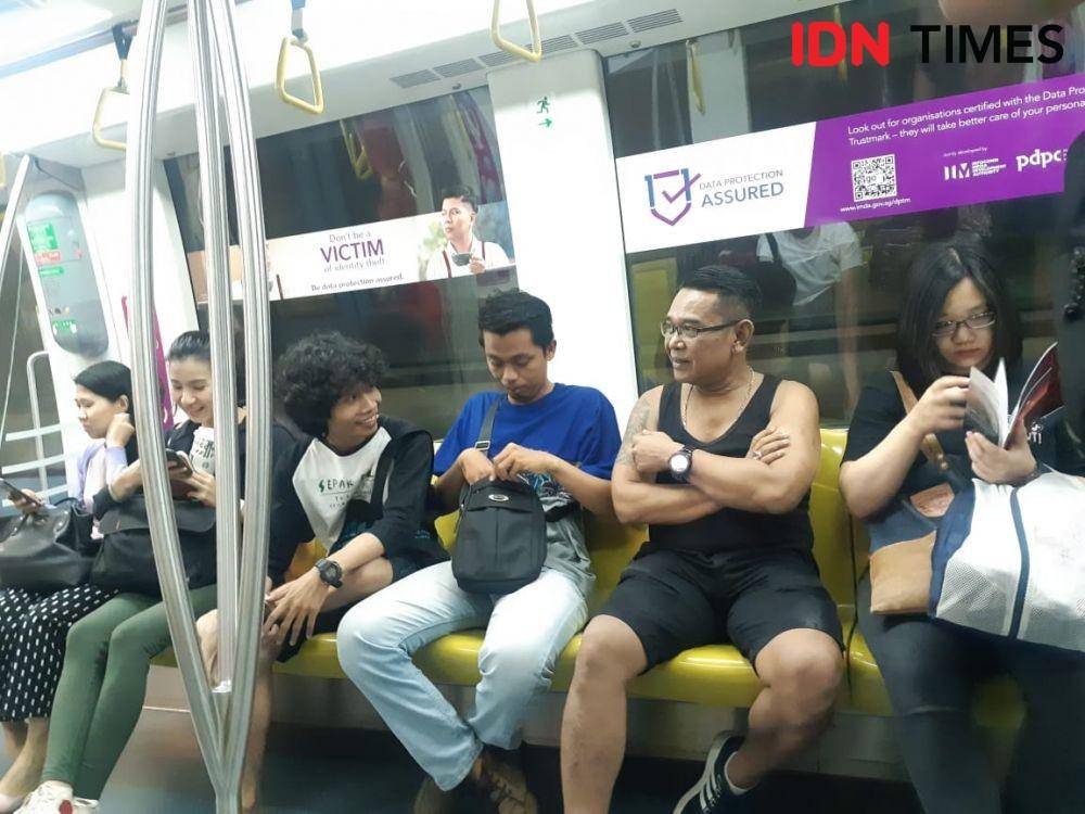 Transportasi umum digemari warga Singapura untuk menunjang mobilitas sehari-hari. IDN Times/Ardiansyah Fajar