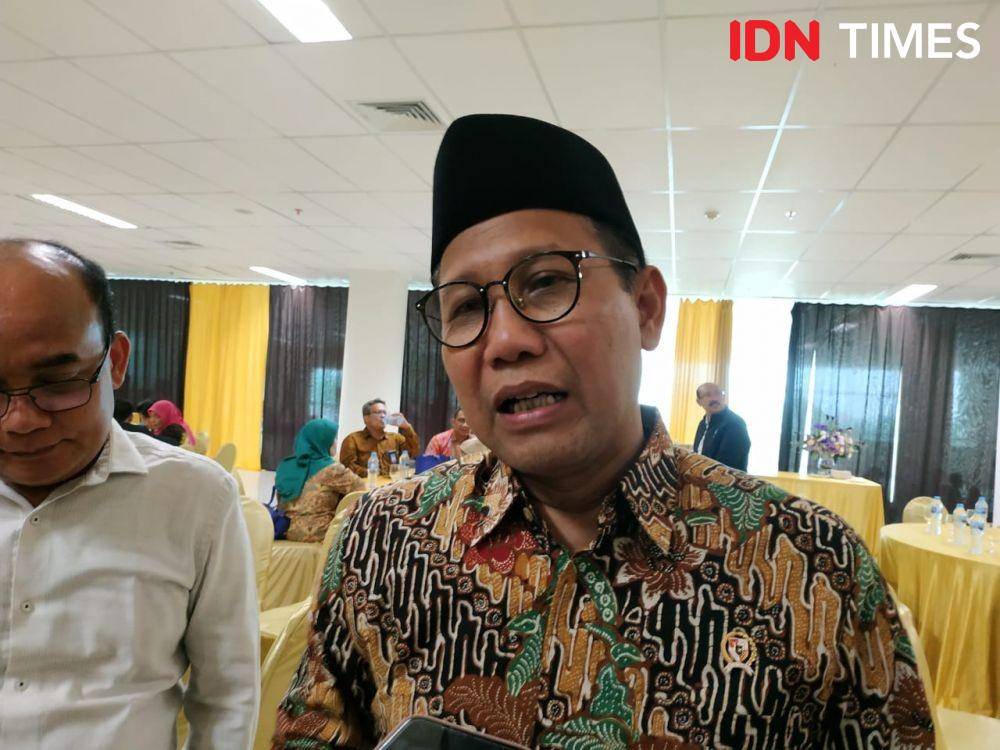 Menteri Desa, Pembangunan Daerah Tertinggal, dan Transmigrasi Republik Indonesia Abdul Halim Iskandar saat ditemui di Universitas Negeri Surabaya, Senin (23/12). IDN Times/Fitria Madia