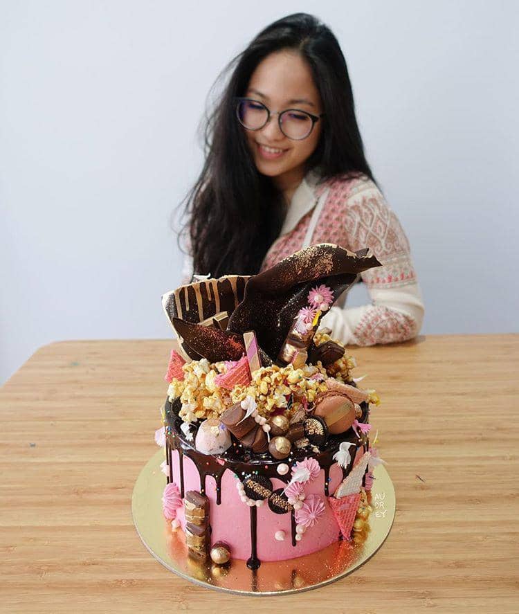 instagram.com/audreyteguh