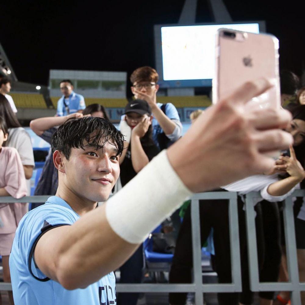 instagram.com/fourfourtwokorea