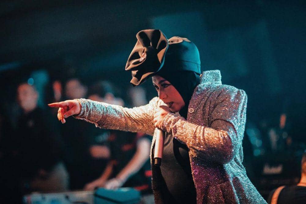 Instagram.com/melly_goeslaw