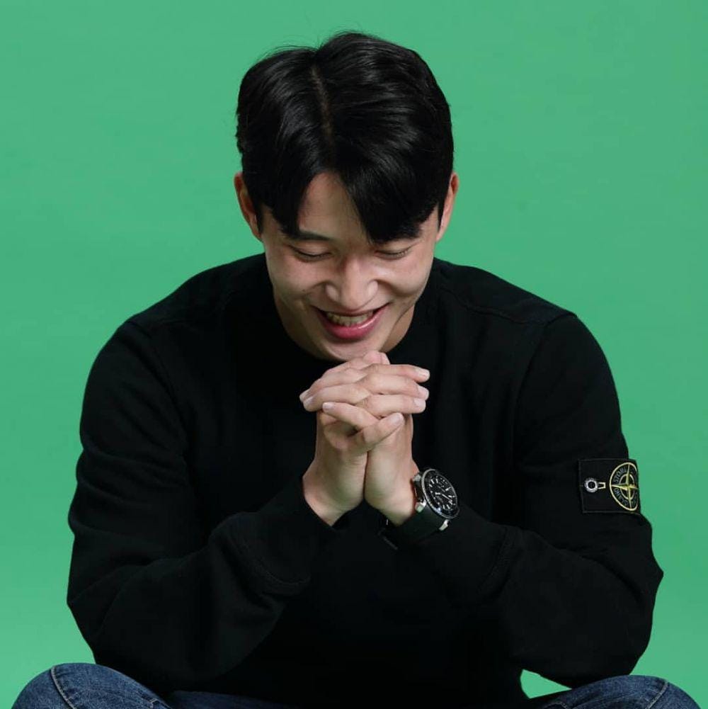 instagram.com/fourfourtwokorea