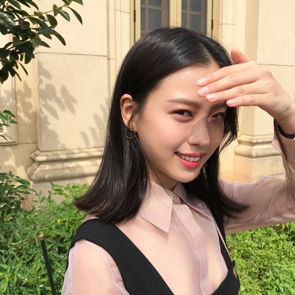 instagram.com/gominsi