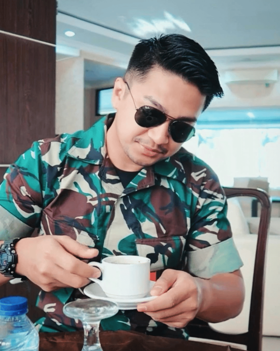 instagram.com/devamahenra