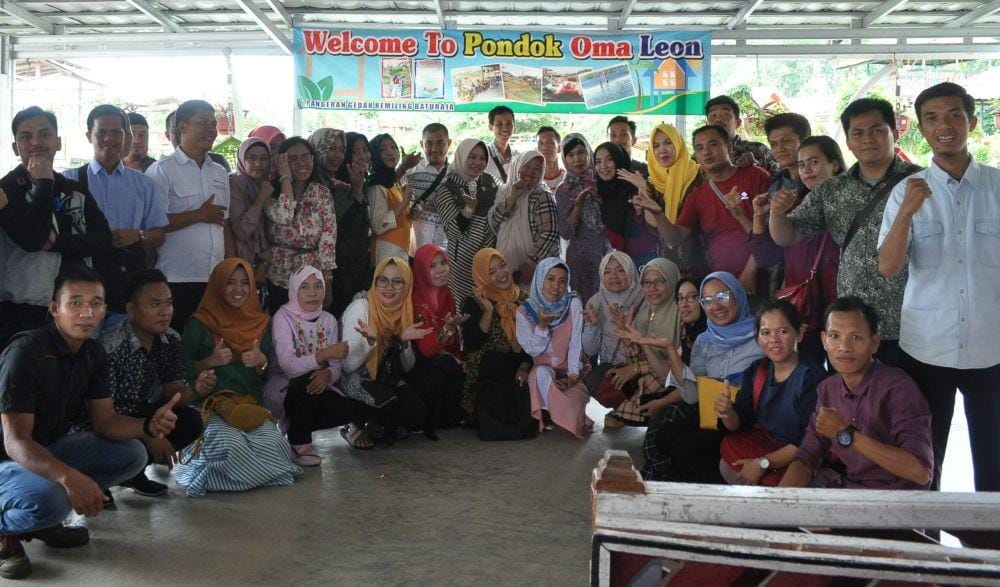 Anggota DPD RI asal Sumsel, Arniza Nilawati, saat memberikan tips pada pelaku UMKM saat reses perdana di Kabupaten OKU, Kamis (18/12) lalu/IDN TImes/Istimewa