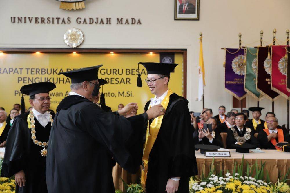 Pengukuhan Dekan Fisipol UGM sebagai Guru besar. Foto: Humas UGM