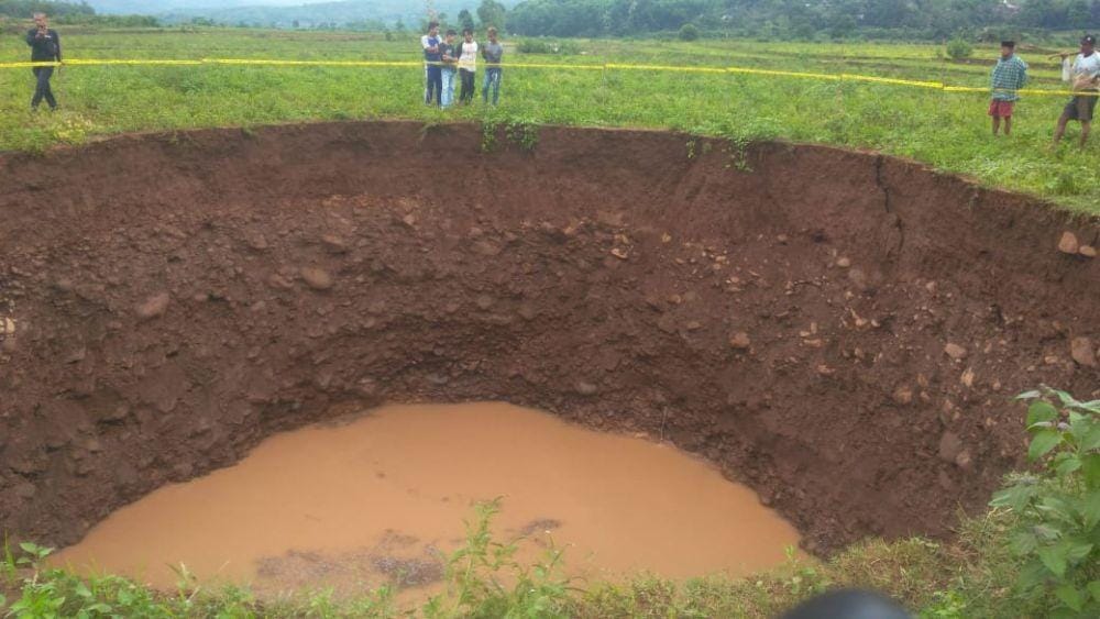 Tanah amblas di Dusun Tana Takko, Desa Lebbo Tengae, Kecamatan Cenrana, Kabupaten Maros, Sulsel / Istimewa