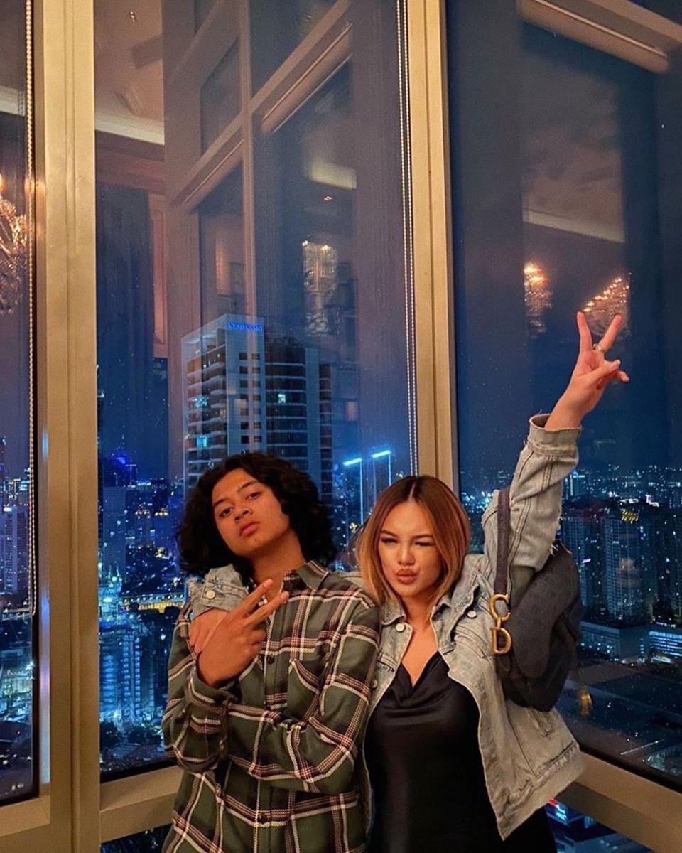 instagram.com/shafaharris