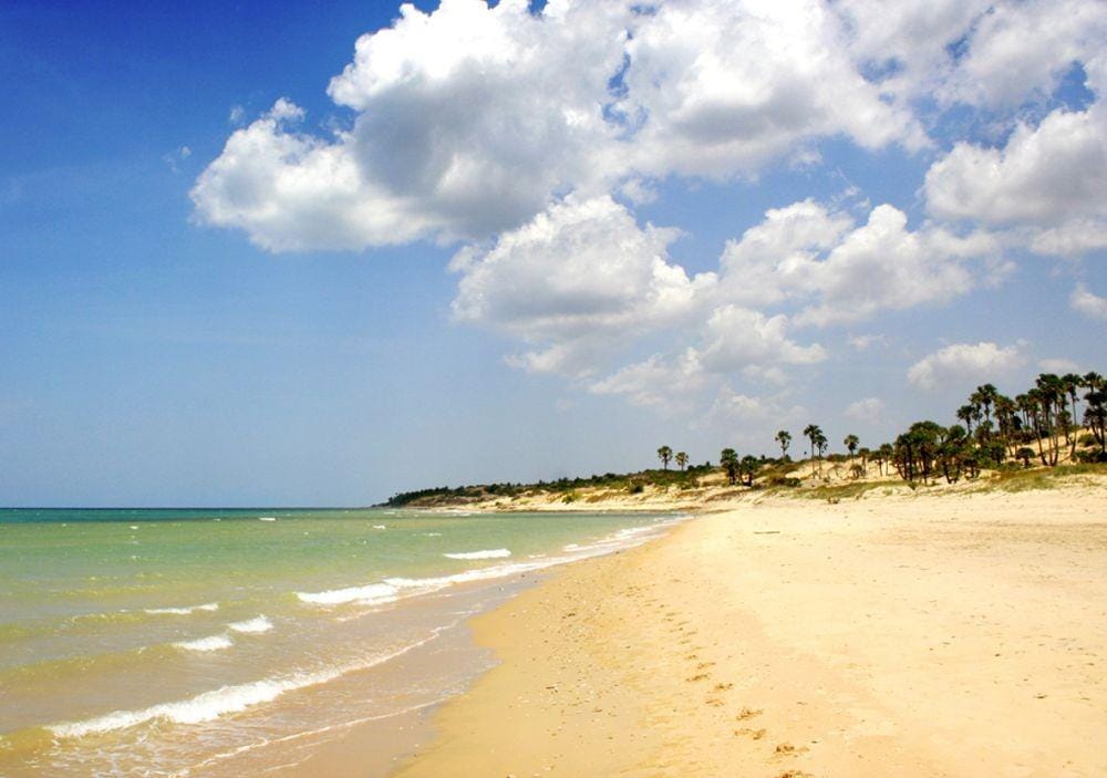 Pantai Siopeng Sumenep. Sumenepkab.go,id