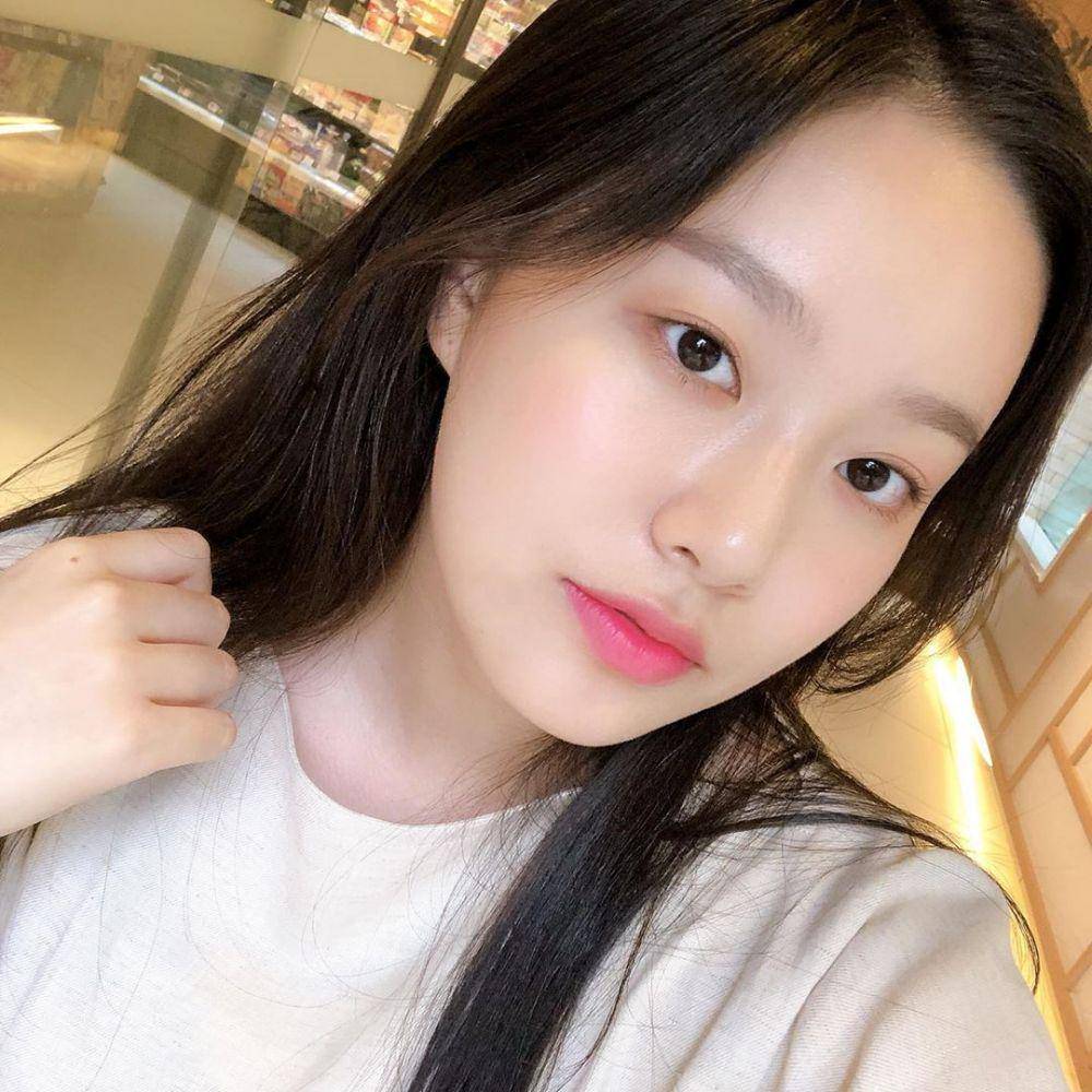 instagram.com/youna_1997