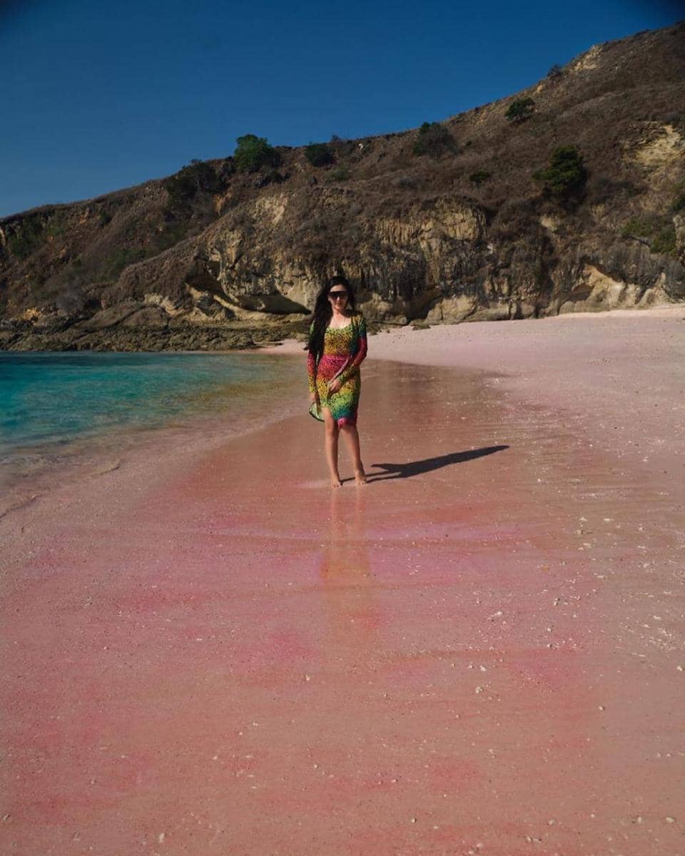 instagram.com/ashanty_ash