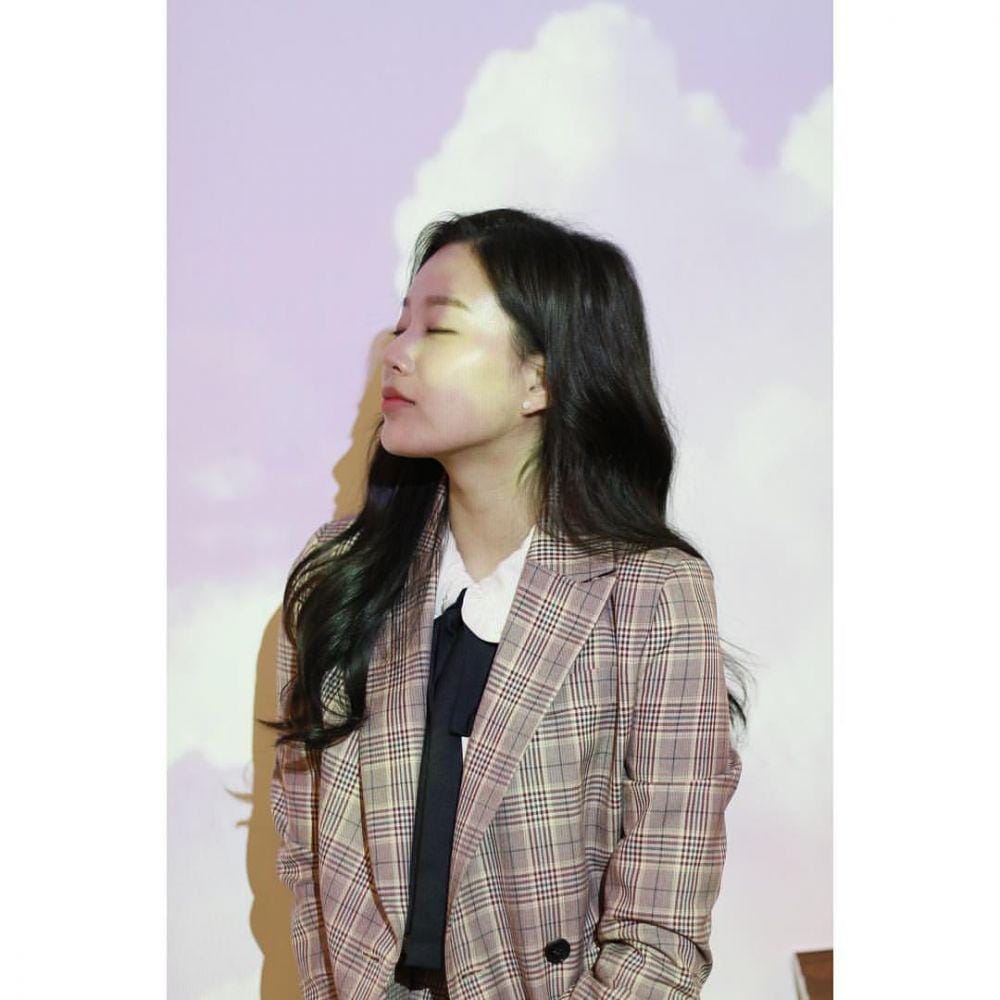 instagram.com/youna_1997