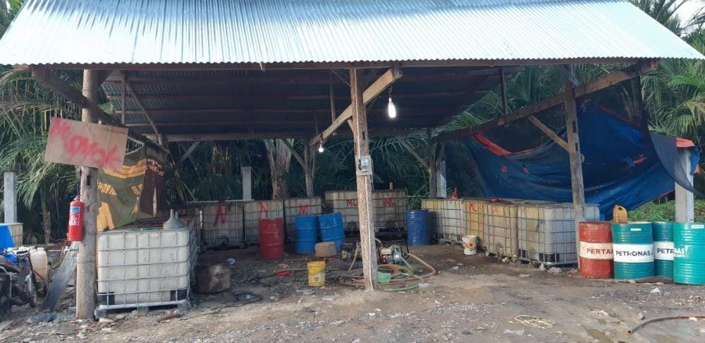Tempat pengoplosan BBM di kawasan Kabupaten Pidie dan Pidie Jaya (Dok. IDN Times/Polda Aceh)