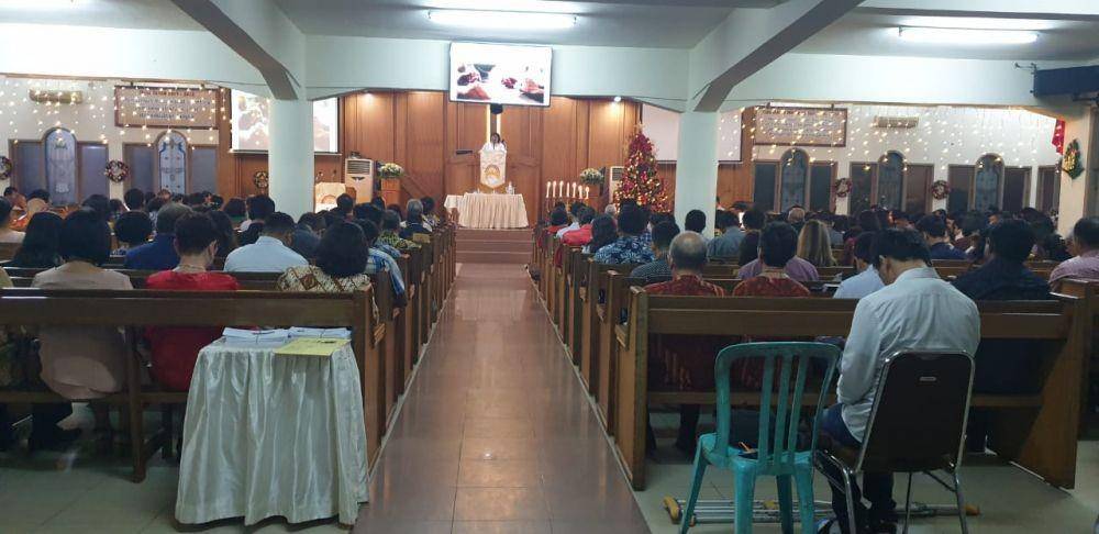 Suasana malam natal di gereja (Dok.IDN Times/Istimewa)
